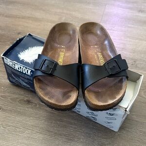 listing-status-banner